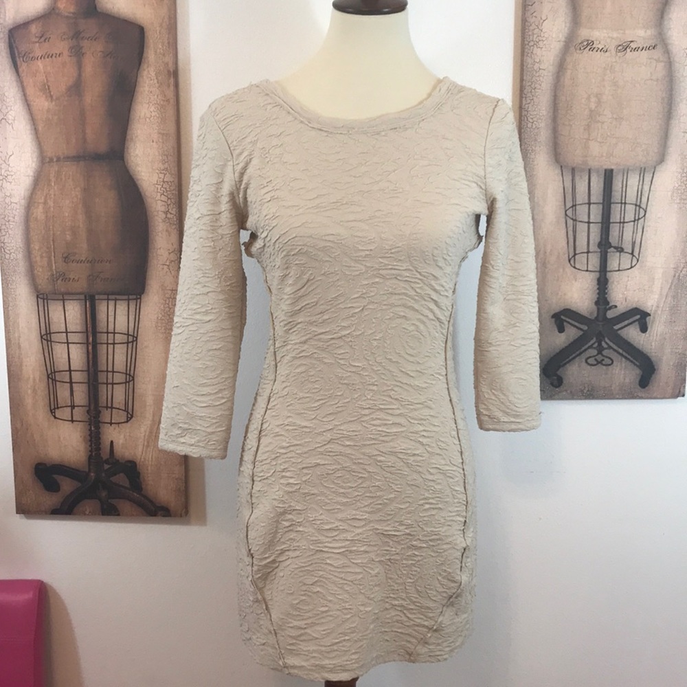 Silent Noise Cream Huggable Low Back